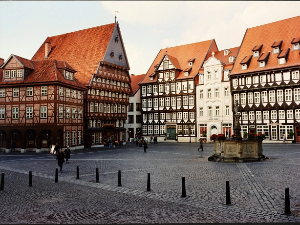 Die Hildesheimer Marktplatz seit 1990&nbsp;&copy;&nbsp;Stadt Hildesheim