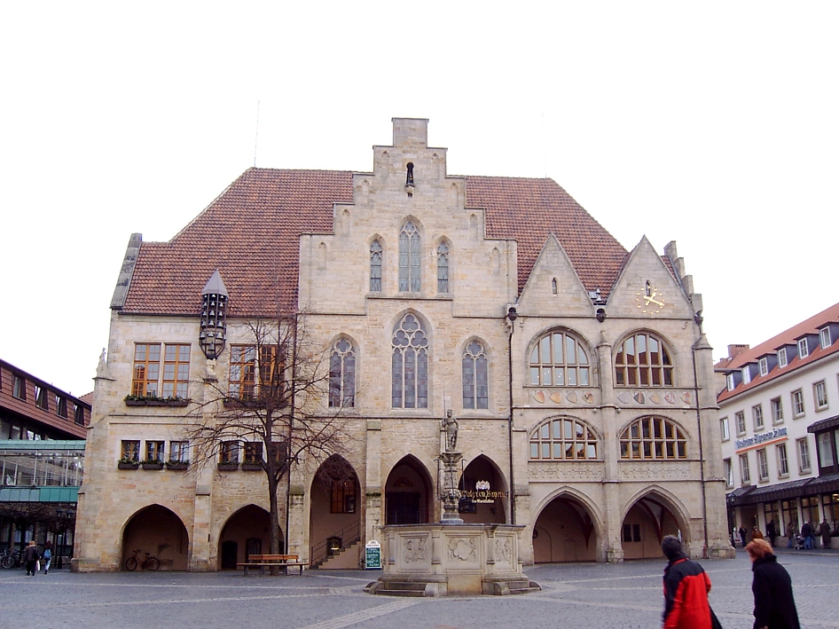 Rolandbrunnen vor dem Rathaus © Stadtarchiv Hildesheim